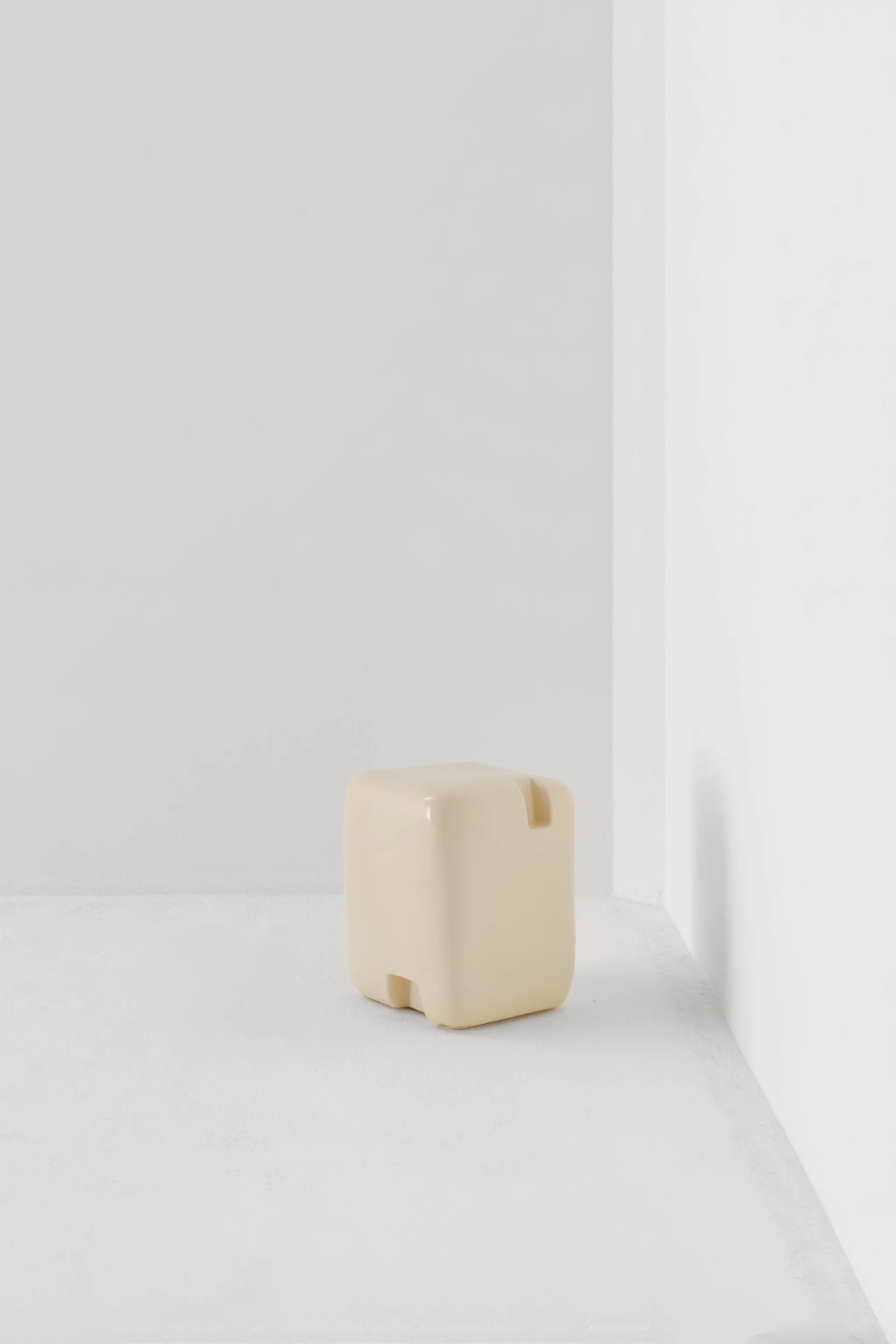 COBBLE TALL SIDE TABLE & STOOL / CREAM