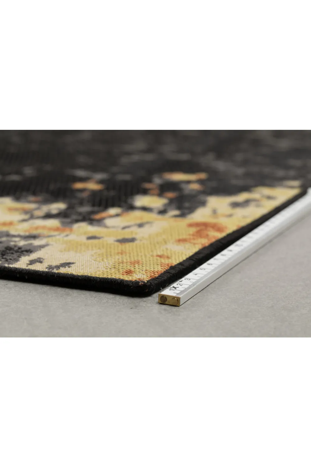 Rustic Outdoor Rug 5'5" x 8' | Zuiver Ranger